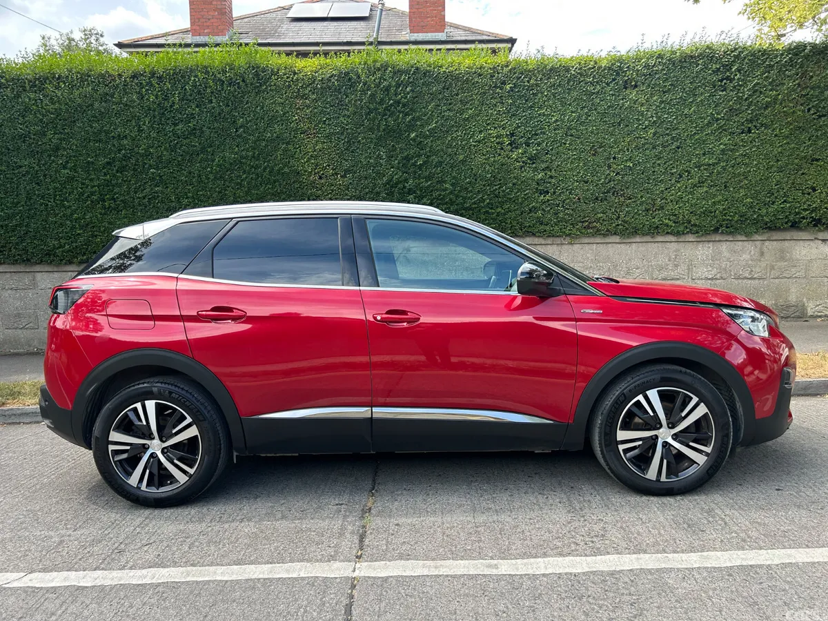 Peugeot 3008 Hatchback, Petrol, 2020, Red