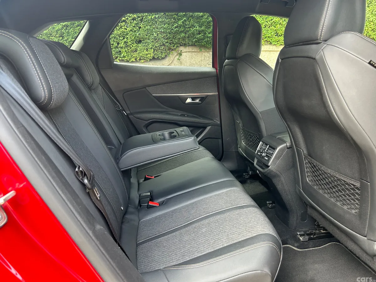 Peugeot 3008 Hatchback, Petrol, 2020, Red