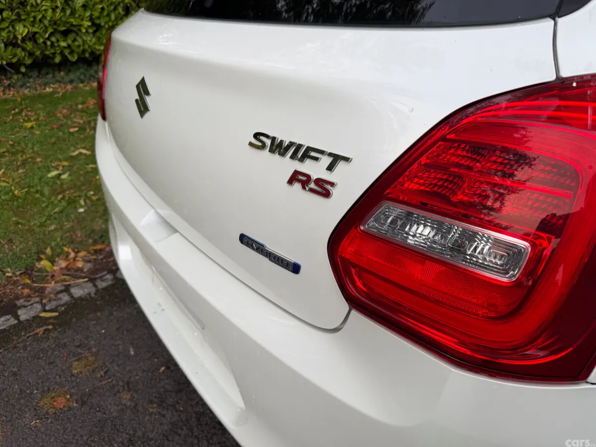 Suzuki Swift Hatchback, Petrol Hybrid, 2017, White