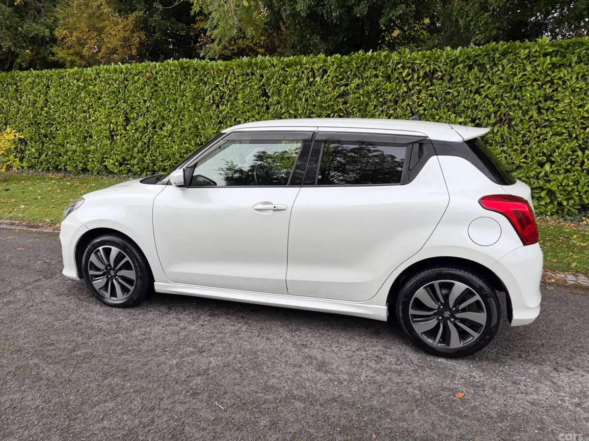 Suzuki Swift Hatchback, Petrol Hybrid, 2017, White