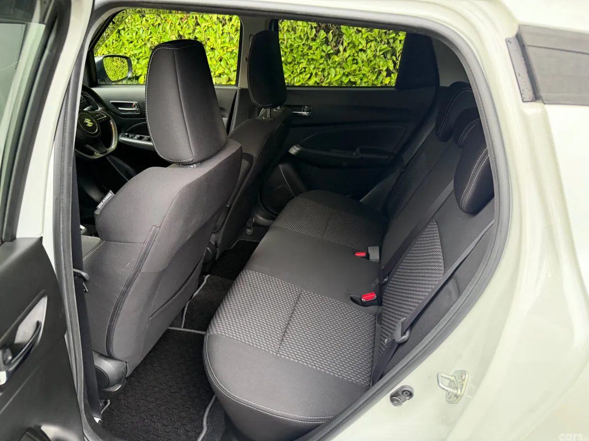 Suzuki Swift Hatchback, Petrol Hybrid, 2017, White