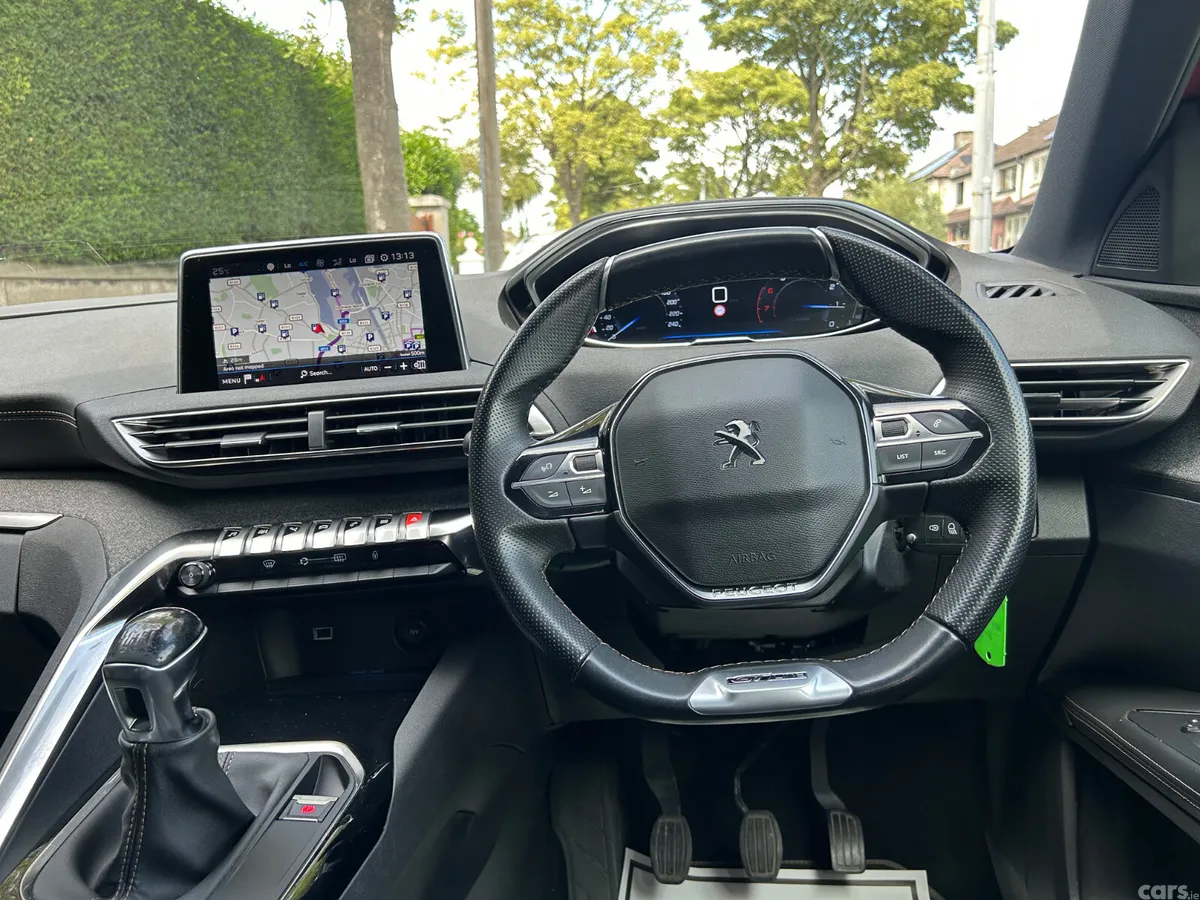 Peugeot 3008 Hatchback, Petrol, 2020, Red
