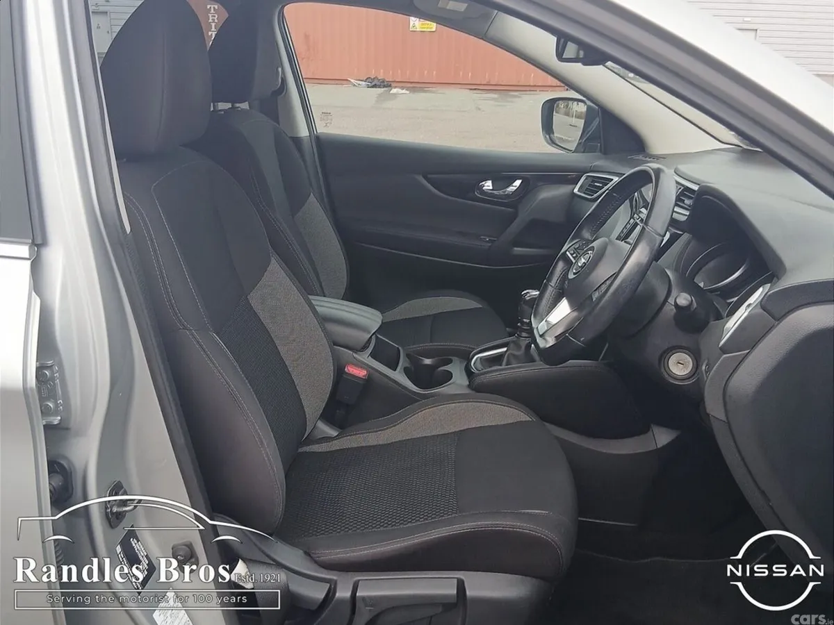 Nissan Qashqai MPV, Petrol, 2020, Grey