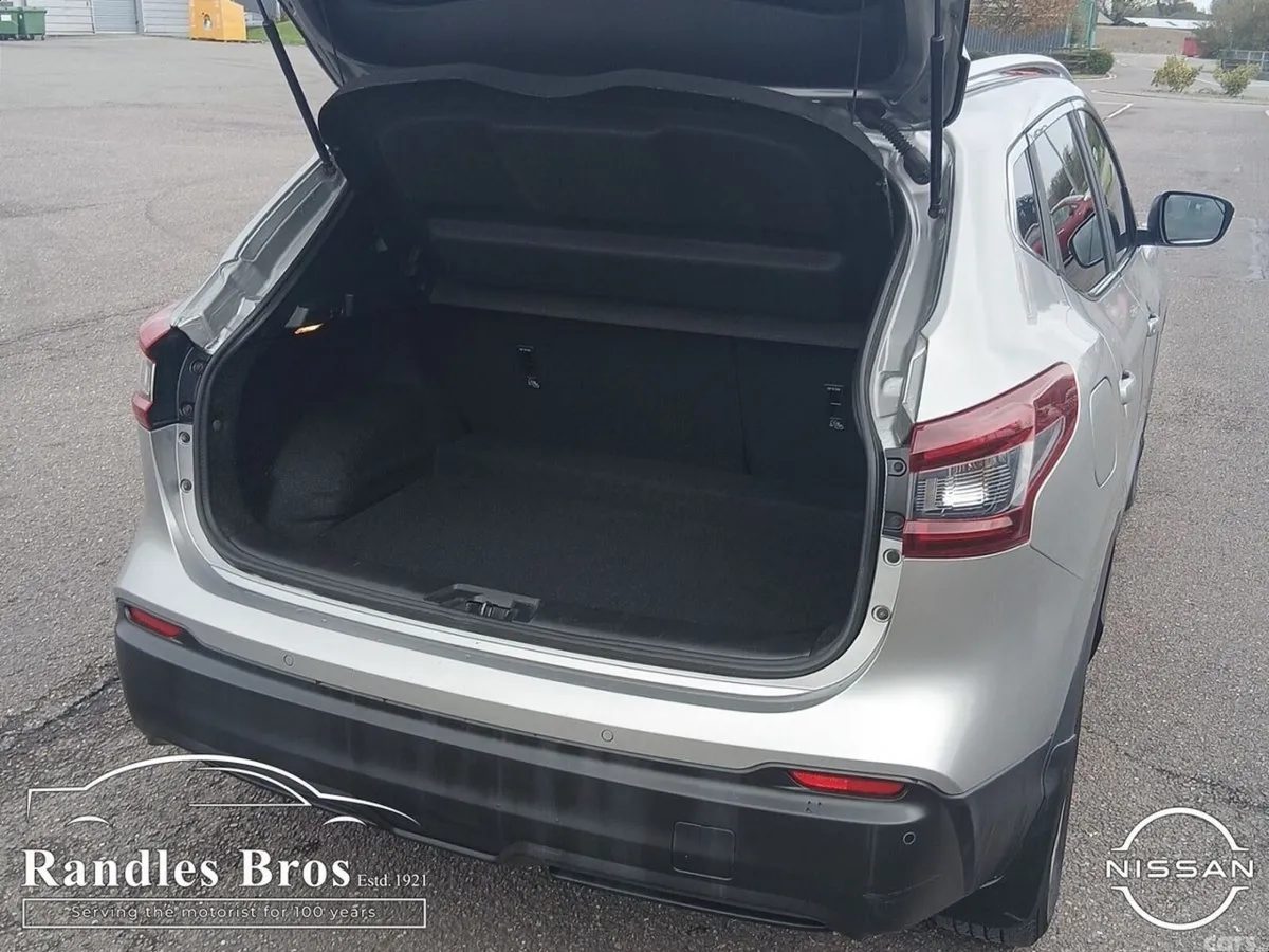Nissan Qashqai MPV, Petrol, 2020, Grey