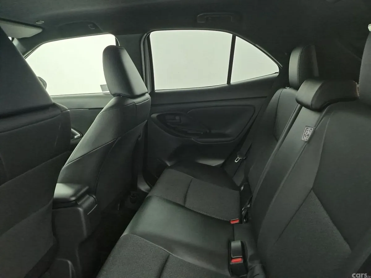Toyota Yaris Cross SUV, Petrol Hybrid, 2024, White