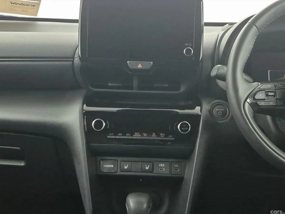 Toyota Yaris Cross SUV, Petrol Hybrid, 2024, White