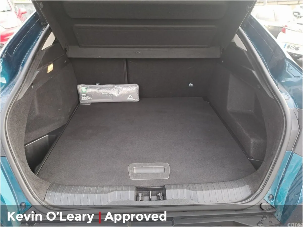 Renault Arkana Hatchback, Petrol, 2022, Blue
