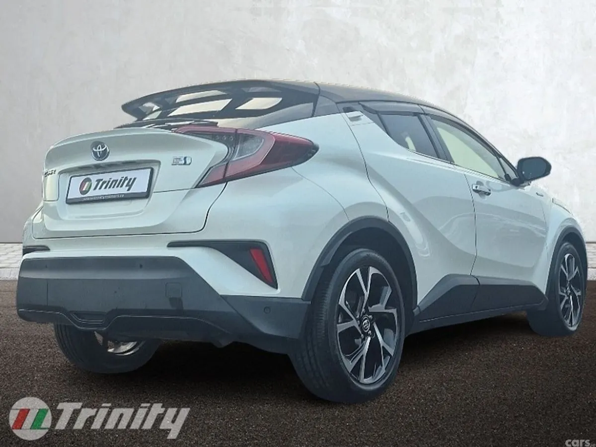 Toyota C-HR SUV, Petrol Hybrid, 2019, White