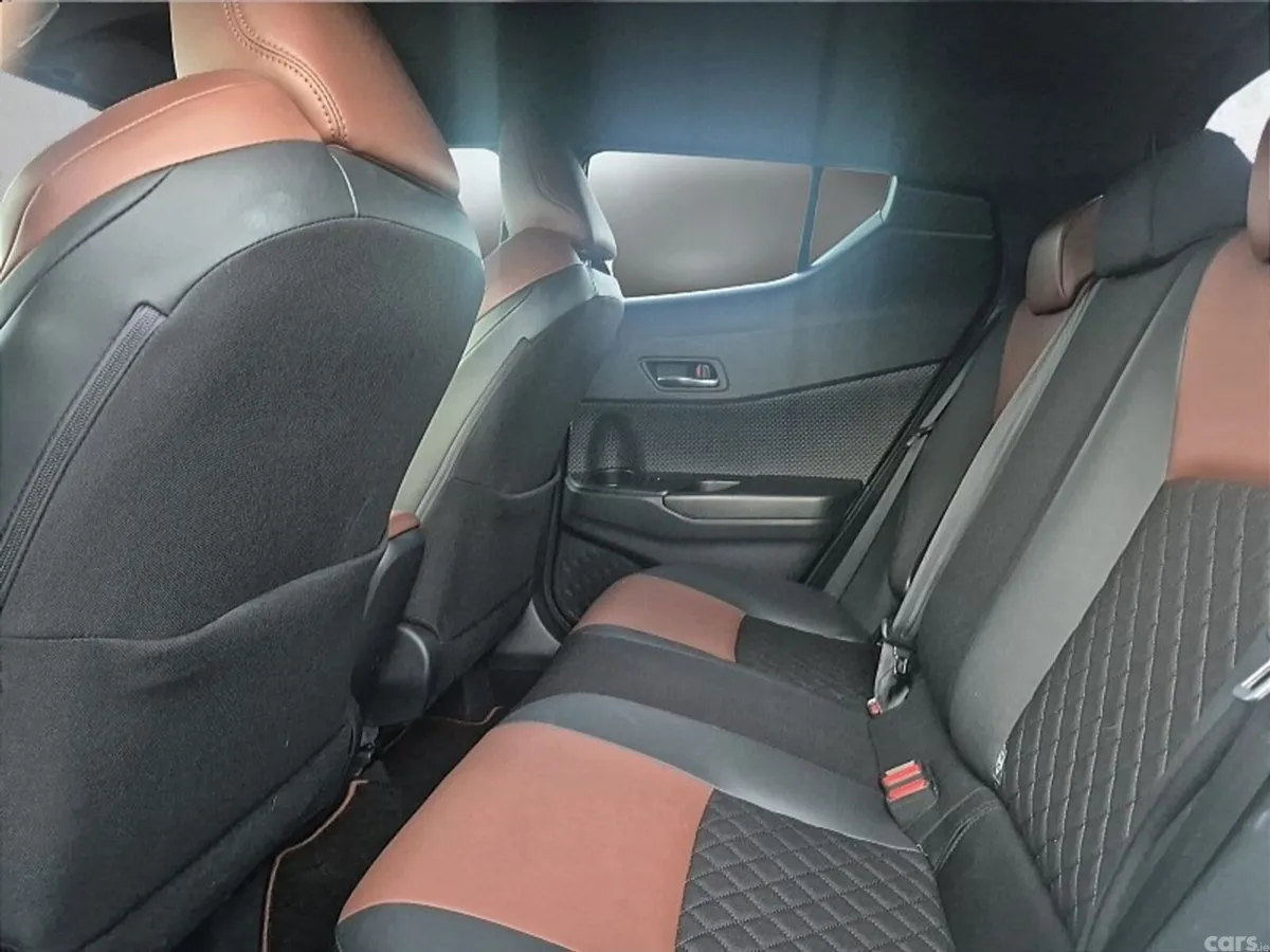 Toyota C-HR SUV, Petrol Hybrid, 2019, White