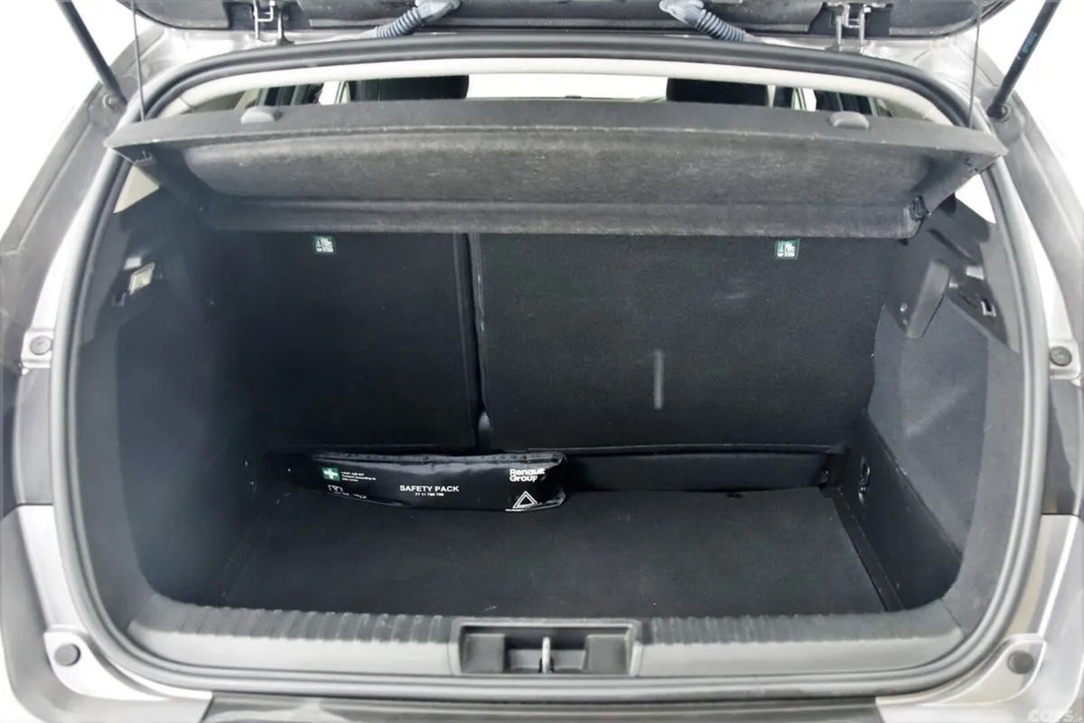 Renault Captur SUV, Petrol, 2024, Grey