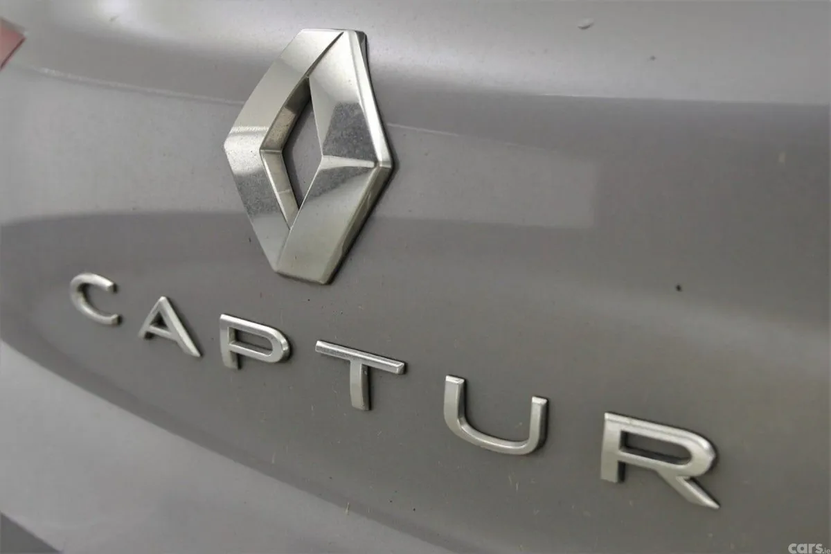 Renault Captur SUV, Petrol, 2024, Grey