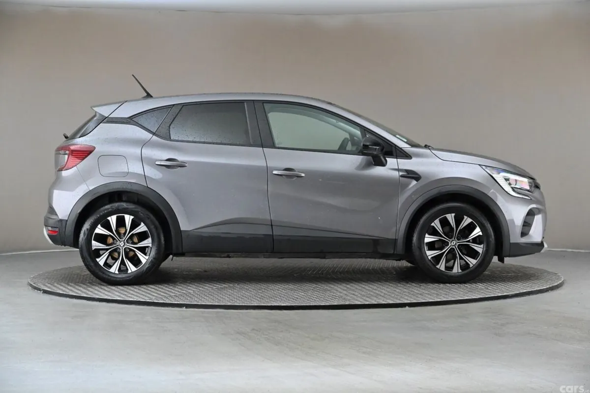 Renault Captur SUV, Petrol, 2024, Grey