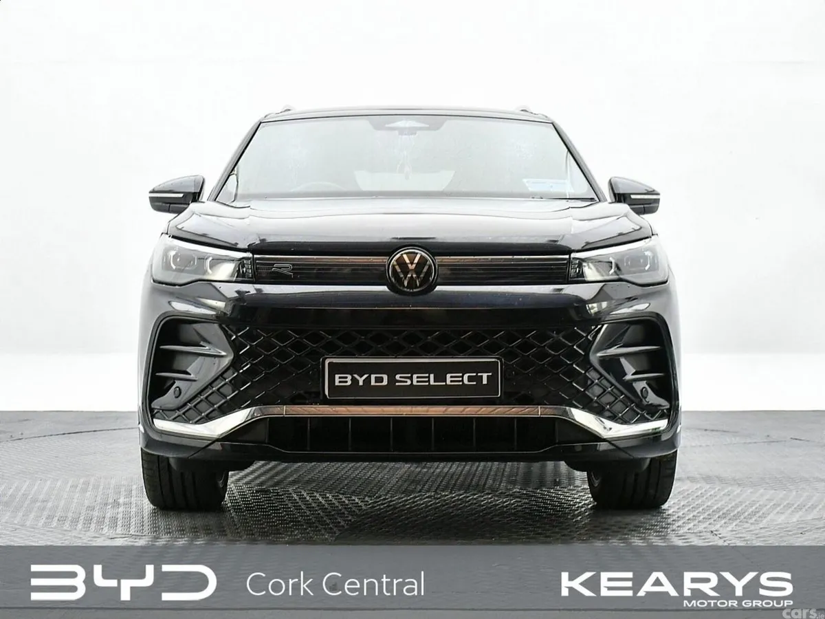 Volkswagen Tiguan SUV, Petrol Plug-in Hybrid, 2024, Black