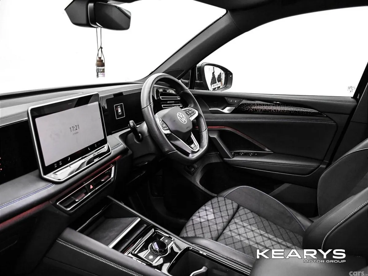 Volkswagen Tiguan SUV, Petrol Plug-in Hybrid, 2024, Black