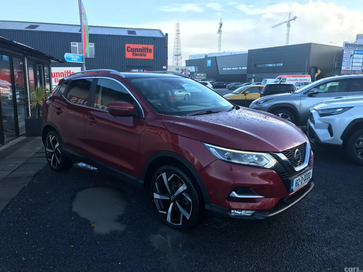 Nissan Qashqai SUV, Petrol, 2018, Red