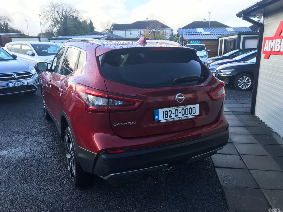Nissan Qashqai SUV, Petrol, 2018, Red