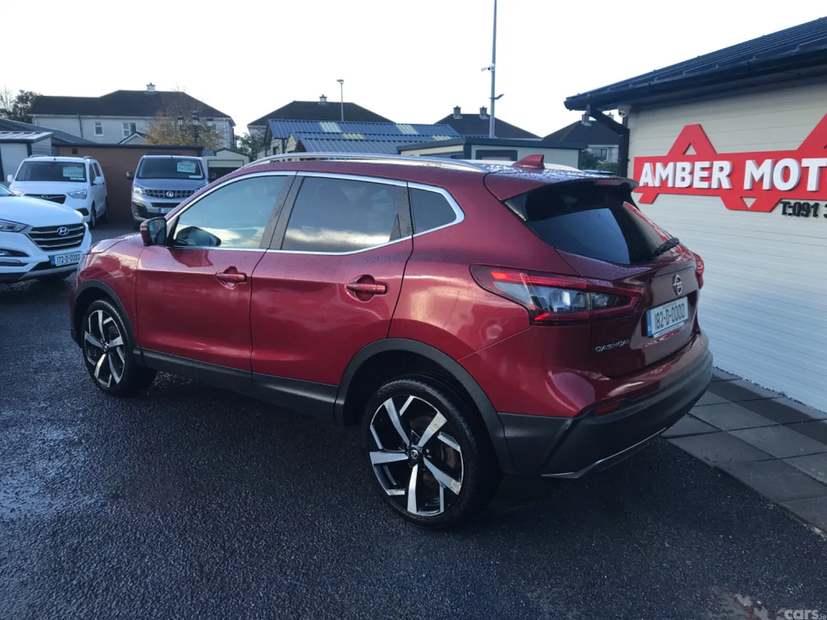 Nissan Qashqai SUV, Petrol, 2018, Red