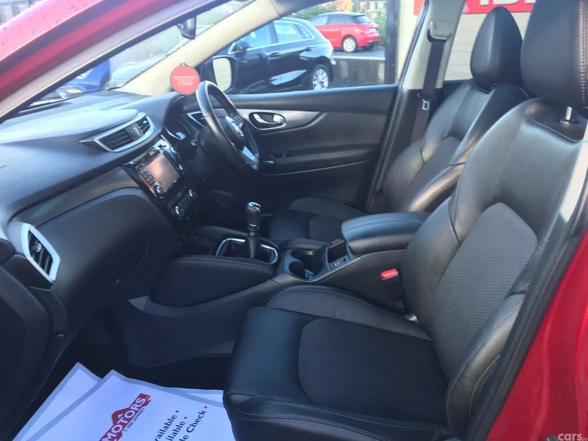 Nissan Qashqai SUV, Petrol, 2018, Red