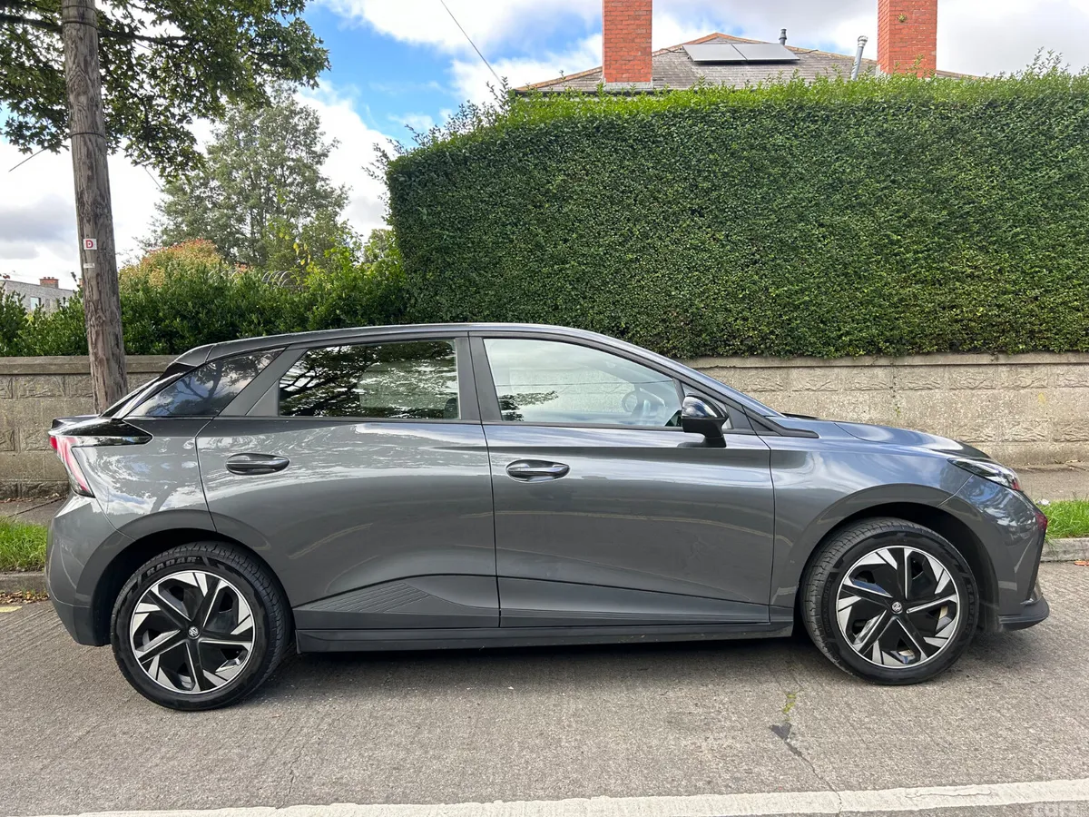 MG MG4 Hatchback, Electric, 2023, Grey