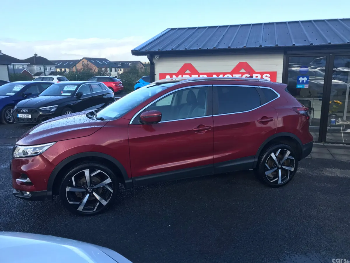 Nissan Qashqai SUV, Petrol, 2018, Red