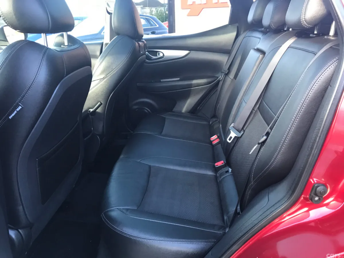 Nissan Qashqai SUV, Petrol, 2018, Red