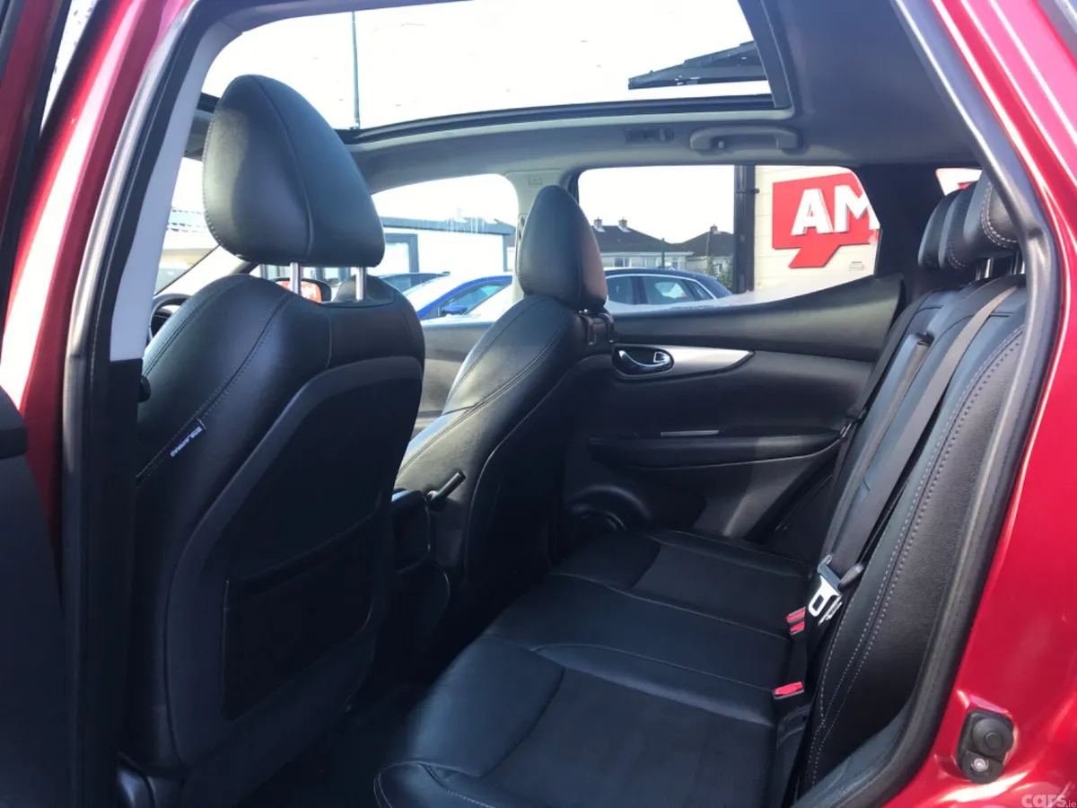 Nissan Qashqai SUV, Petrol, 2018, Red