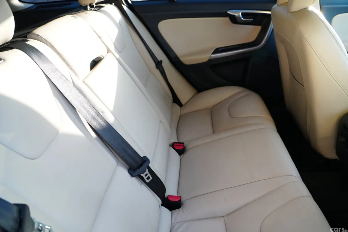 Volvo V60 Estate, Diesel, 2018, White
