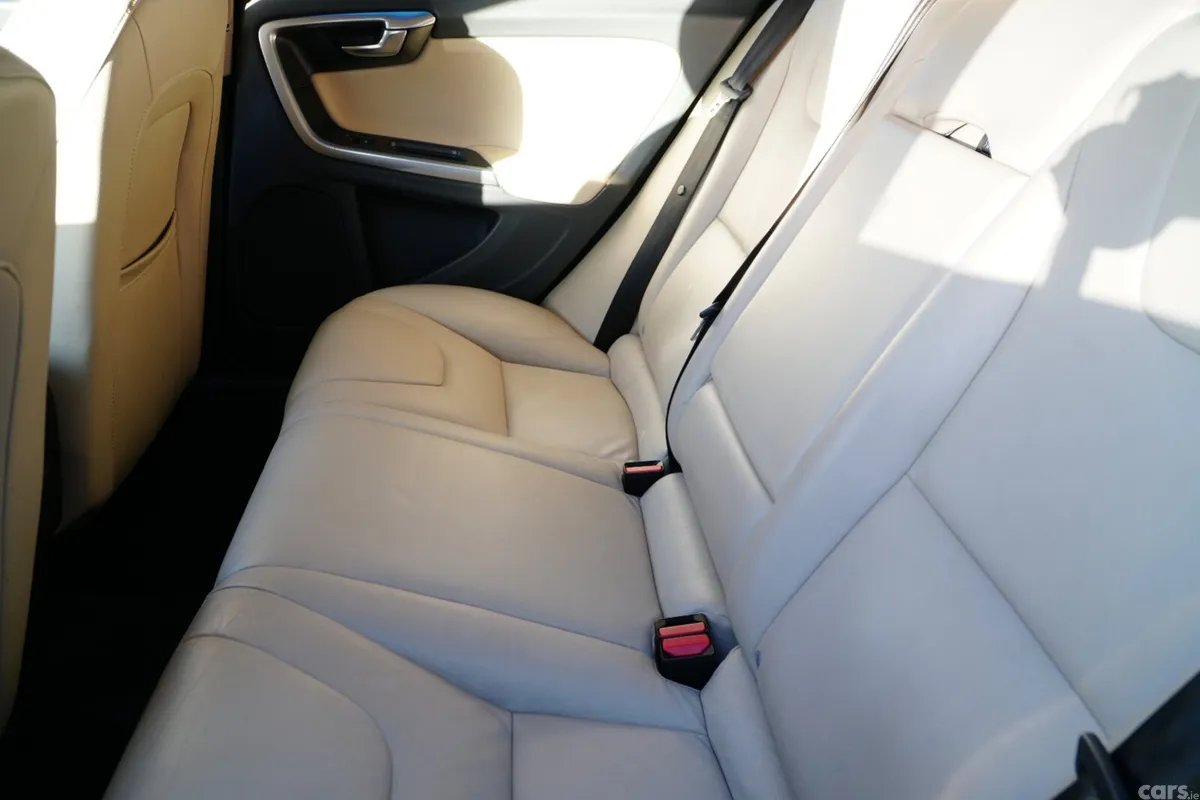 Volvo V60 Estate, Diesel, 2018, White