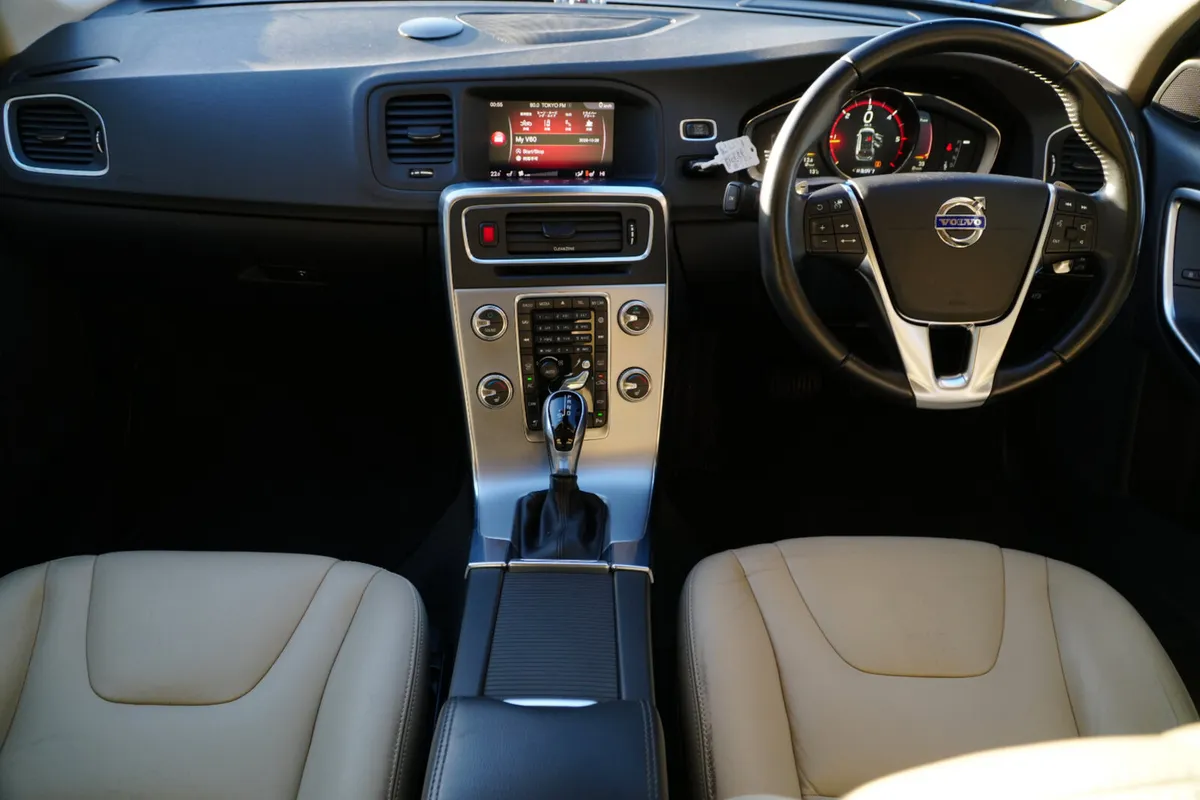 Volvo V60 Estate, Diesel, 2018, White