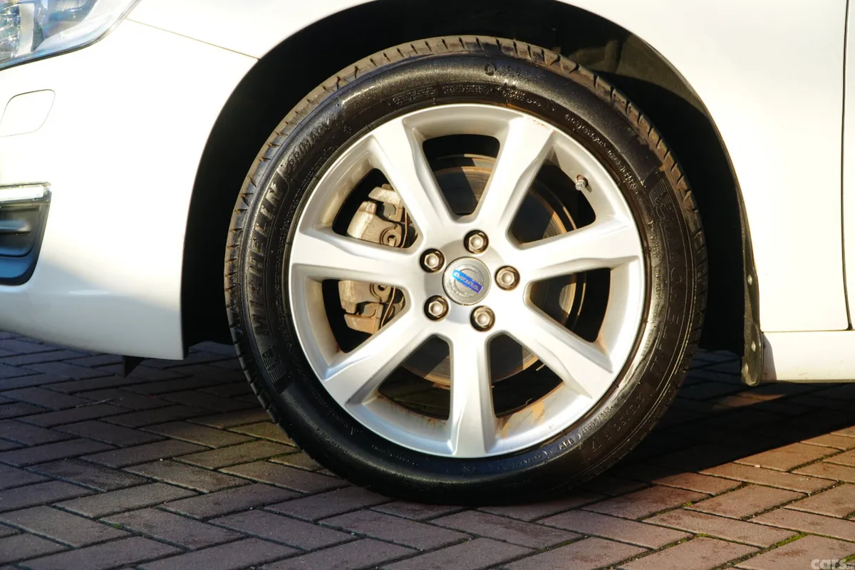 Volvo V60 Estate, Diesel, 2018, White