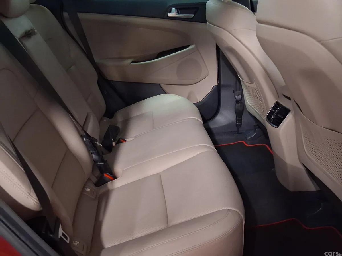 Hyundai Tucson SUV, Diesel, 2016, Red