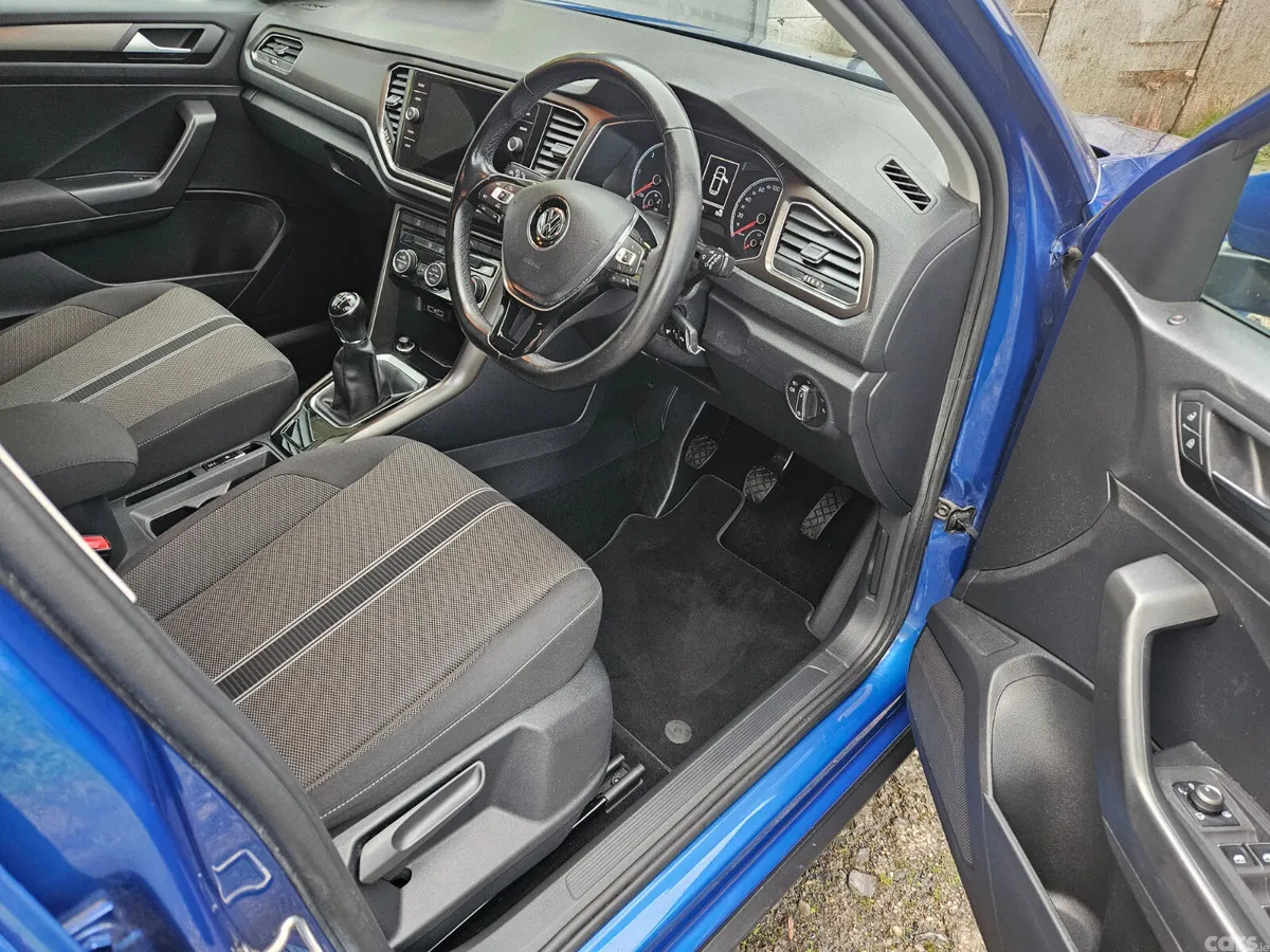 Volkswagen T-Roc SUV, Diesel, 2018, Blue