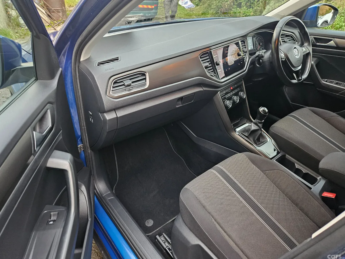 Volkswagen T-Roc SUV, Diesel, 2018, Blue