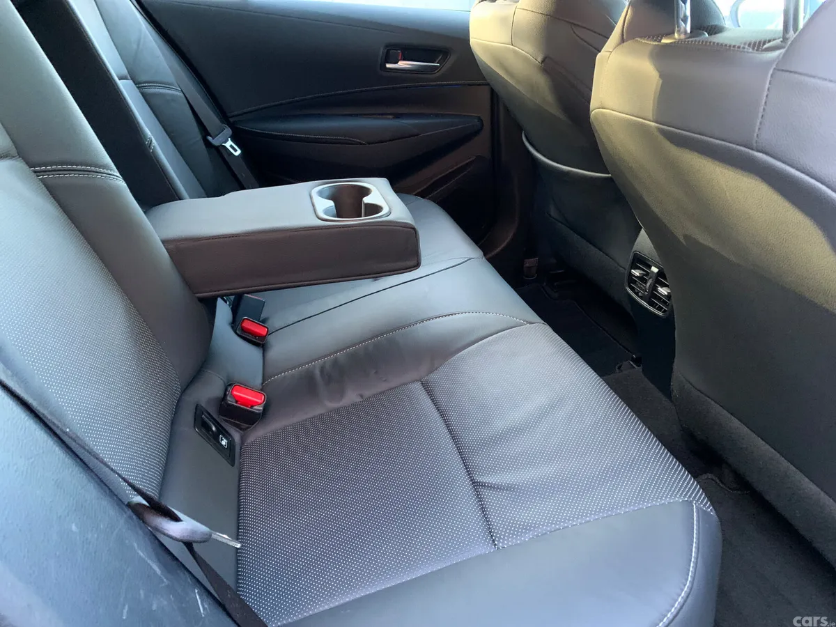Toyota Corolla Estate, Petrol Hybrid, 2022, Blue