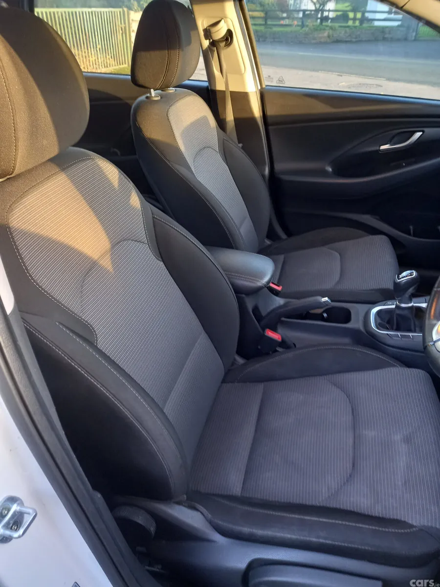 Hyundai i30 Hatchback, Diesel, 2019, White