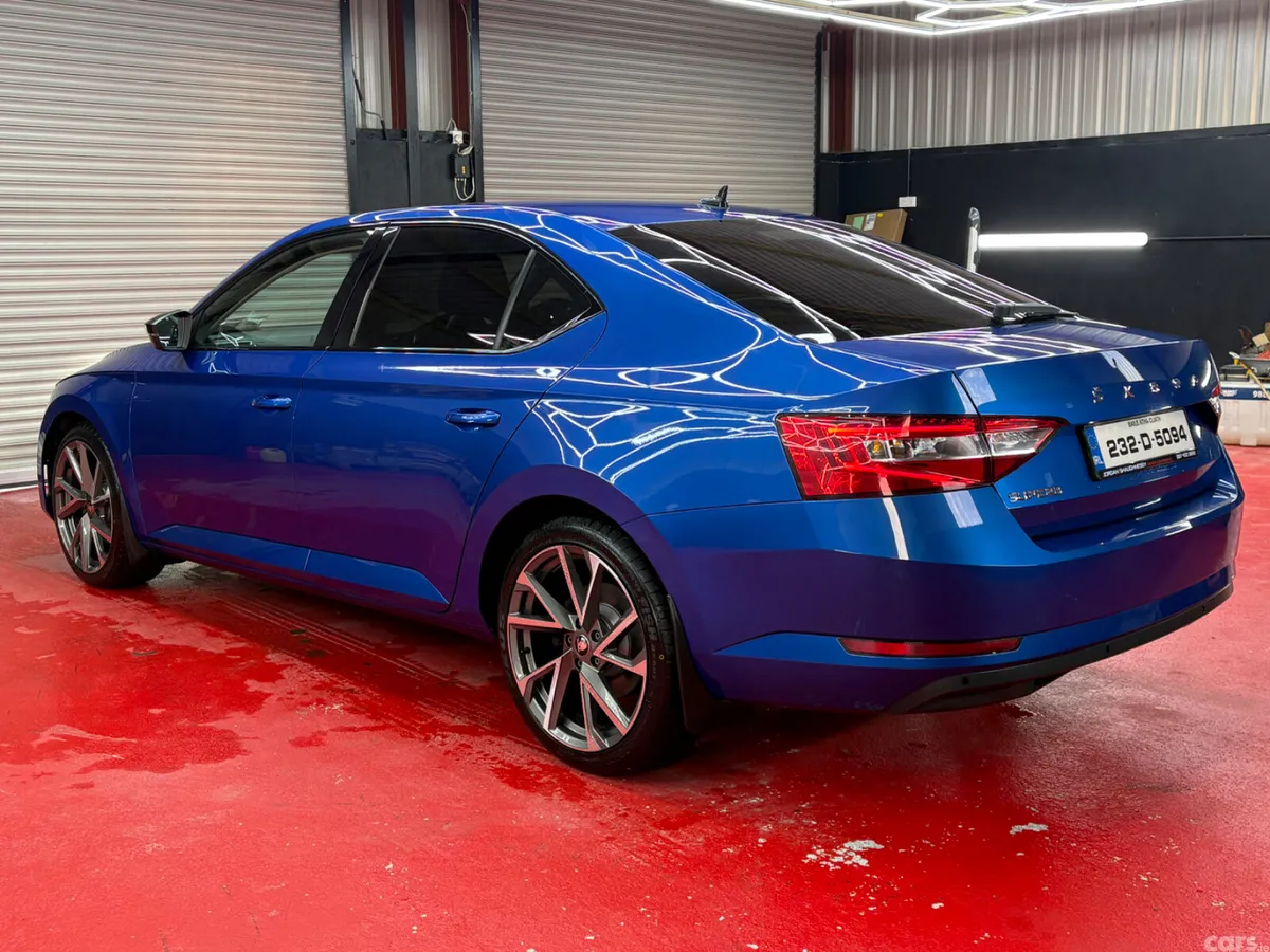 Skoda Superb Saloon, Diesel, 2023, Blue