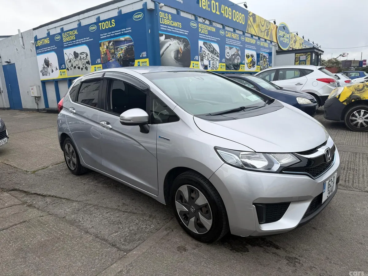 Honda Fit Hatchback, Petrol Hybrid, 2016, Silver