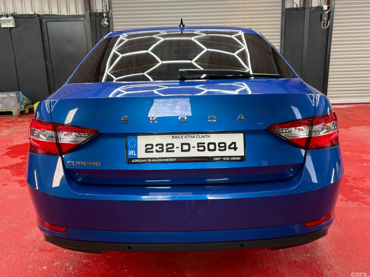 Skoda Superb Saloon, Diesel, 2023, Blue