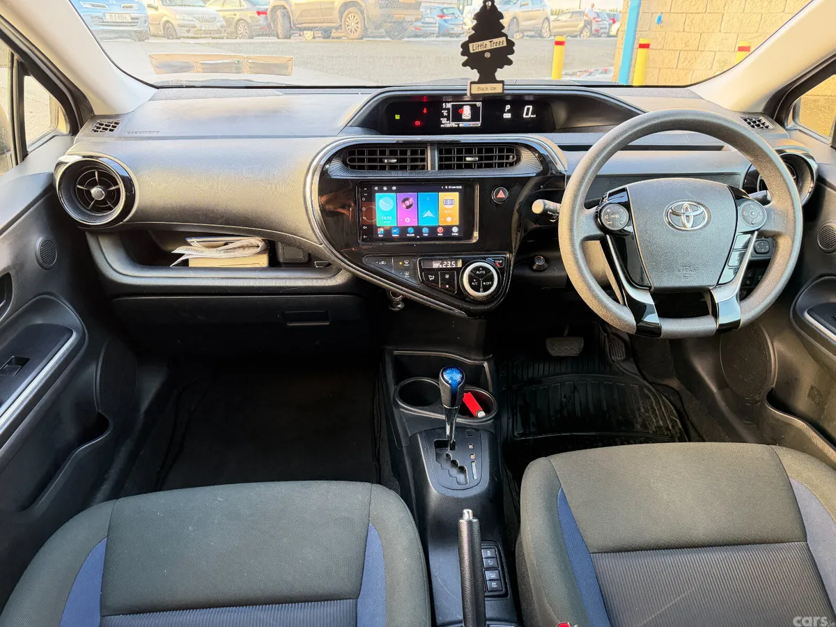 Toyota Aqua Hatchback, Petrol Hybrid, 2019, White