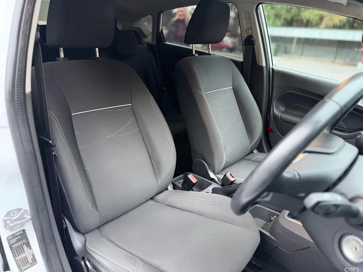 Ford Fiesta Hatchback, Petrol, 2015, White
