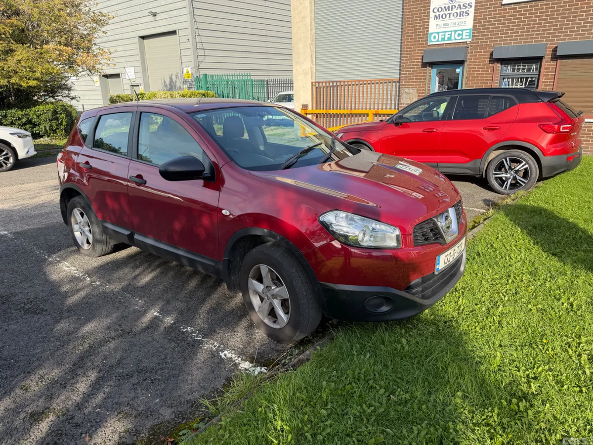 Nissan Qashqai MPV, Diesel, 2013, Red