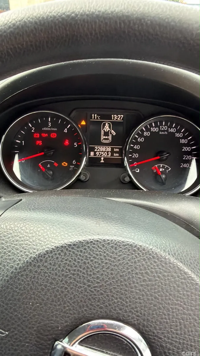 Nissan Qashqai MPV, Diesel, 2013, Red