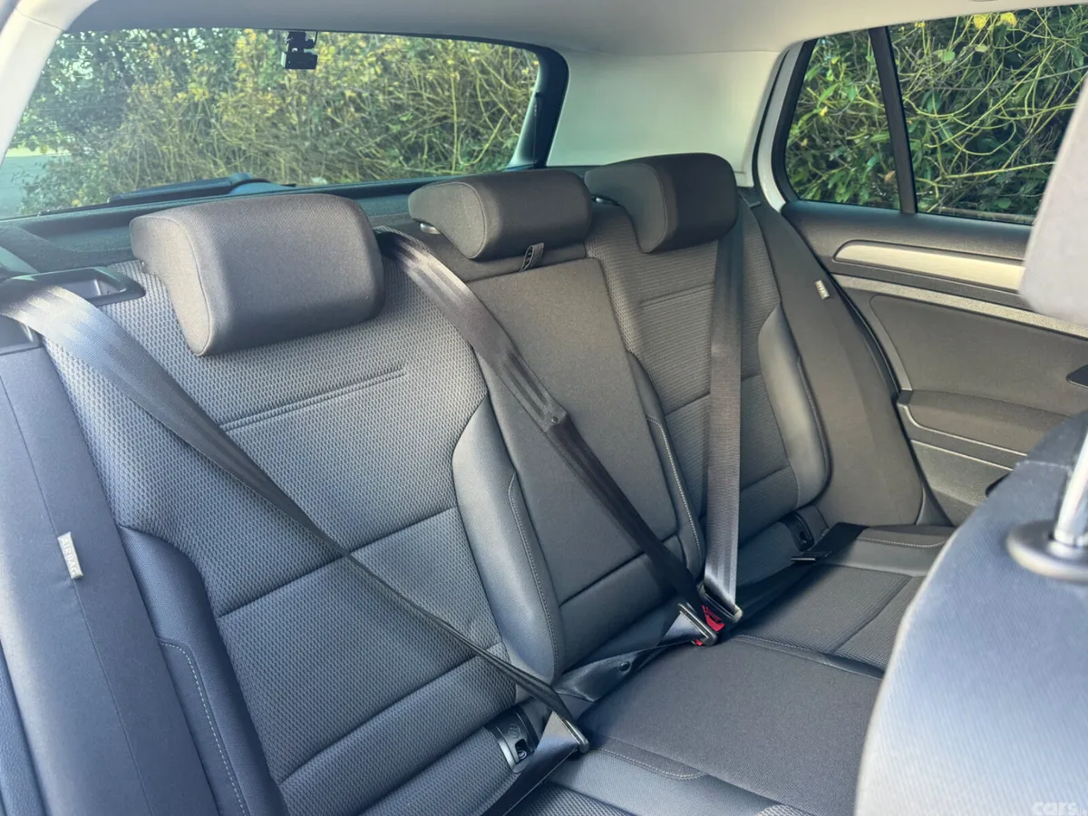 Volkswagen Golf Hatchback, Petrol, 2019, Blue