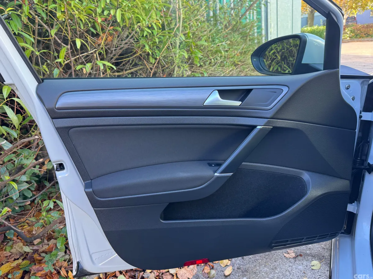 Volkswagen Golf Hatchback, Petrol, 2019, Blue