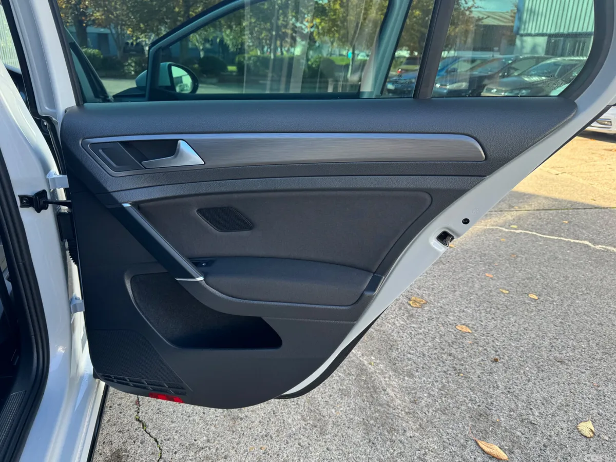 Volkswagen Golf Hatchback, Petrol, 2019, Blue