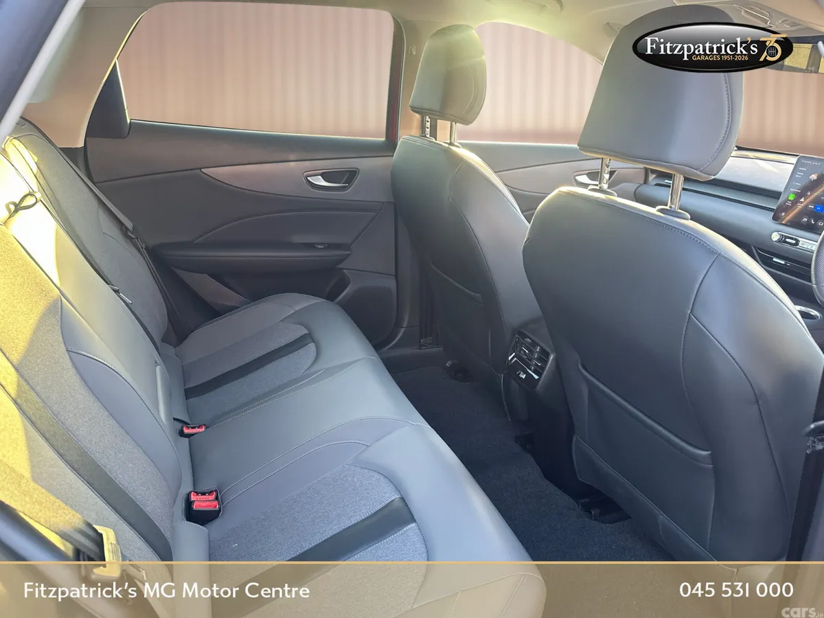 MG MGS5 Hatchback, Electric, 2026, Red