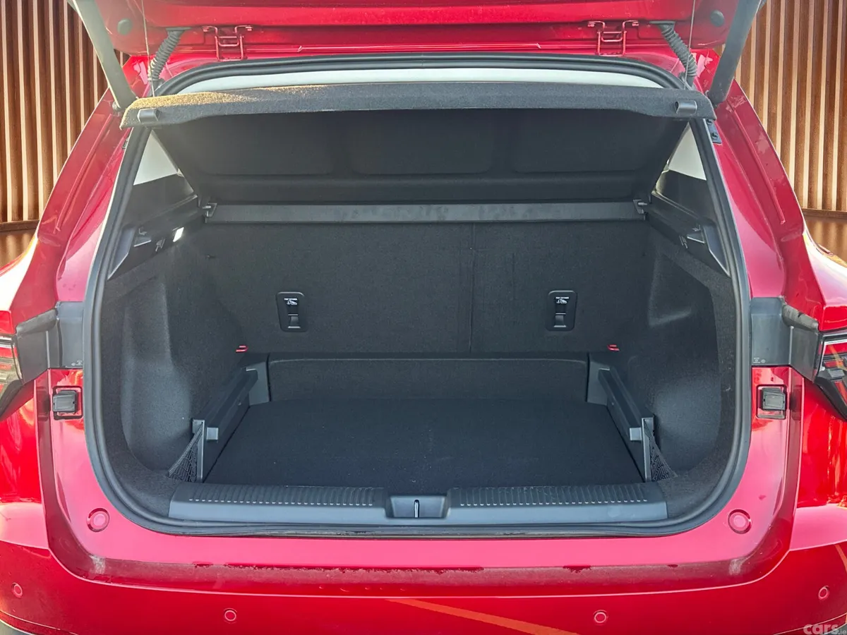MG MGS5 Hatchback, Electric, 2026, Red