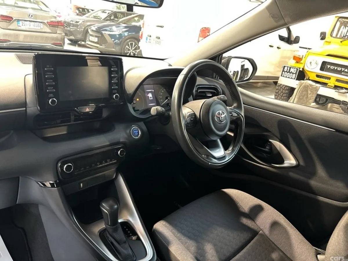 Toyota Yaris Hatchback, Petrol Hybrid, 2023, Black