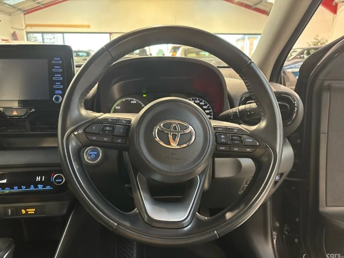 Toyota Yaris Hatchback, Petrol Hybrid, 2023, Black