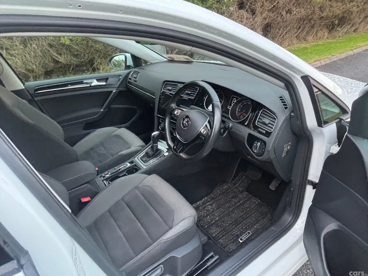 Volkswagen Golf Hatchback, Petrol, 2017, White